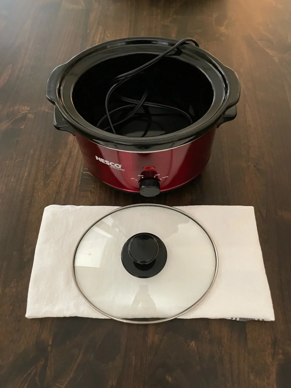 Nesco 1.5 Quart Slow Cooker - Metallic Red
